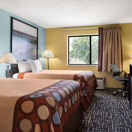 Super 8 By Wyndham Dyersville Zewnętrze zdjęcie