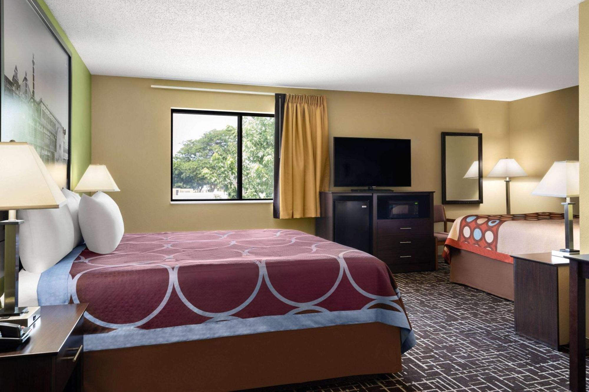 Super 8 By Wyndham Dyersville Zewnętrze zdjęcie