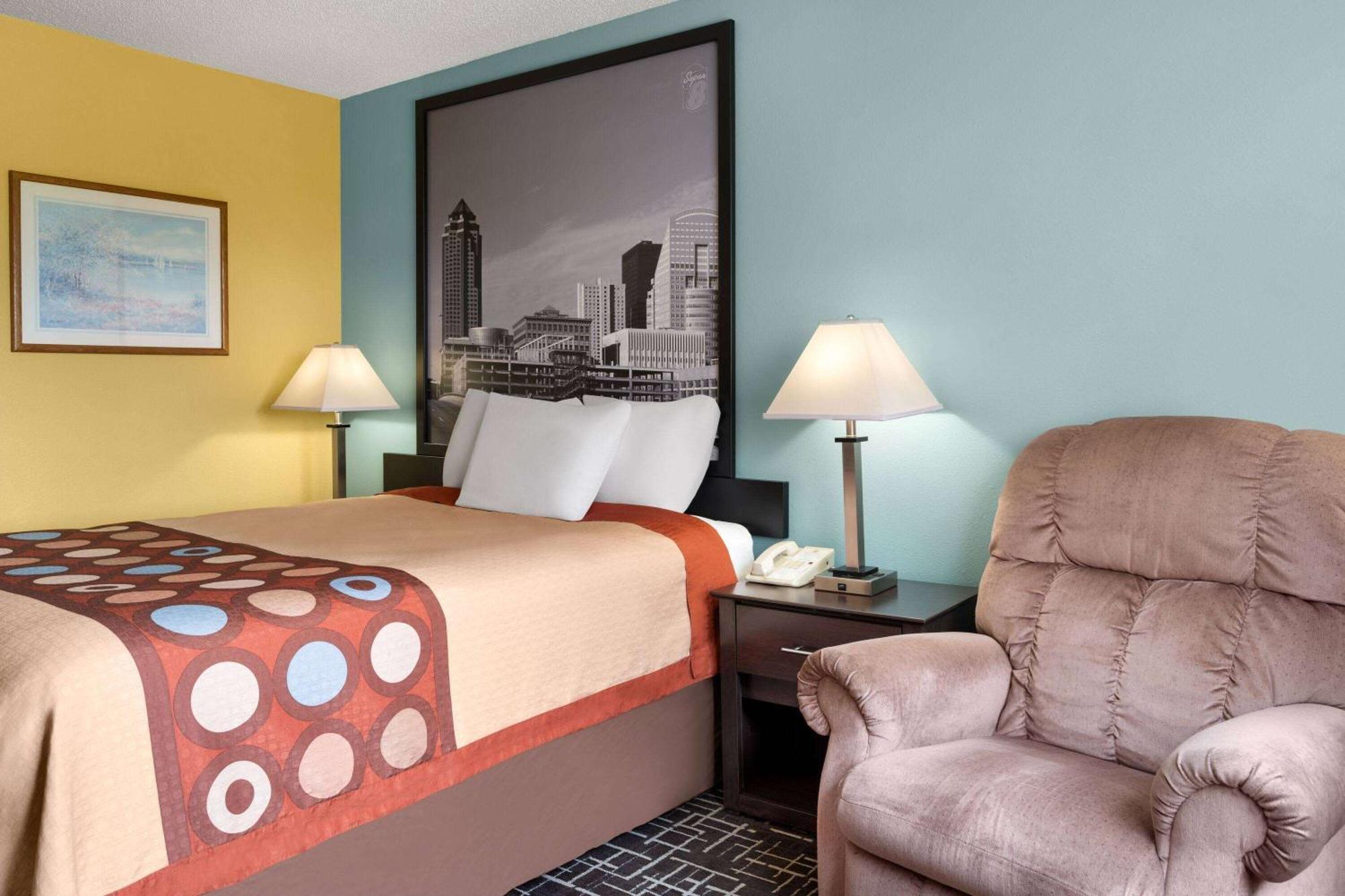 Super 8 By Wyndham Dyersville Zewnętrze zdjęcie