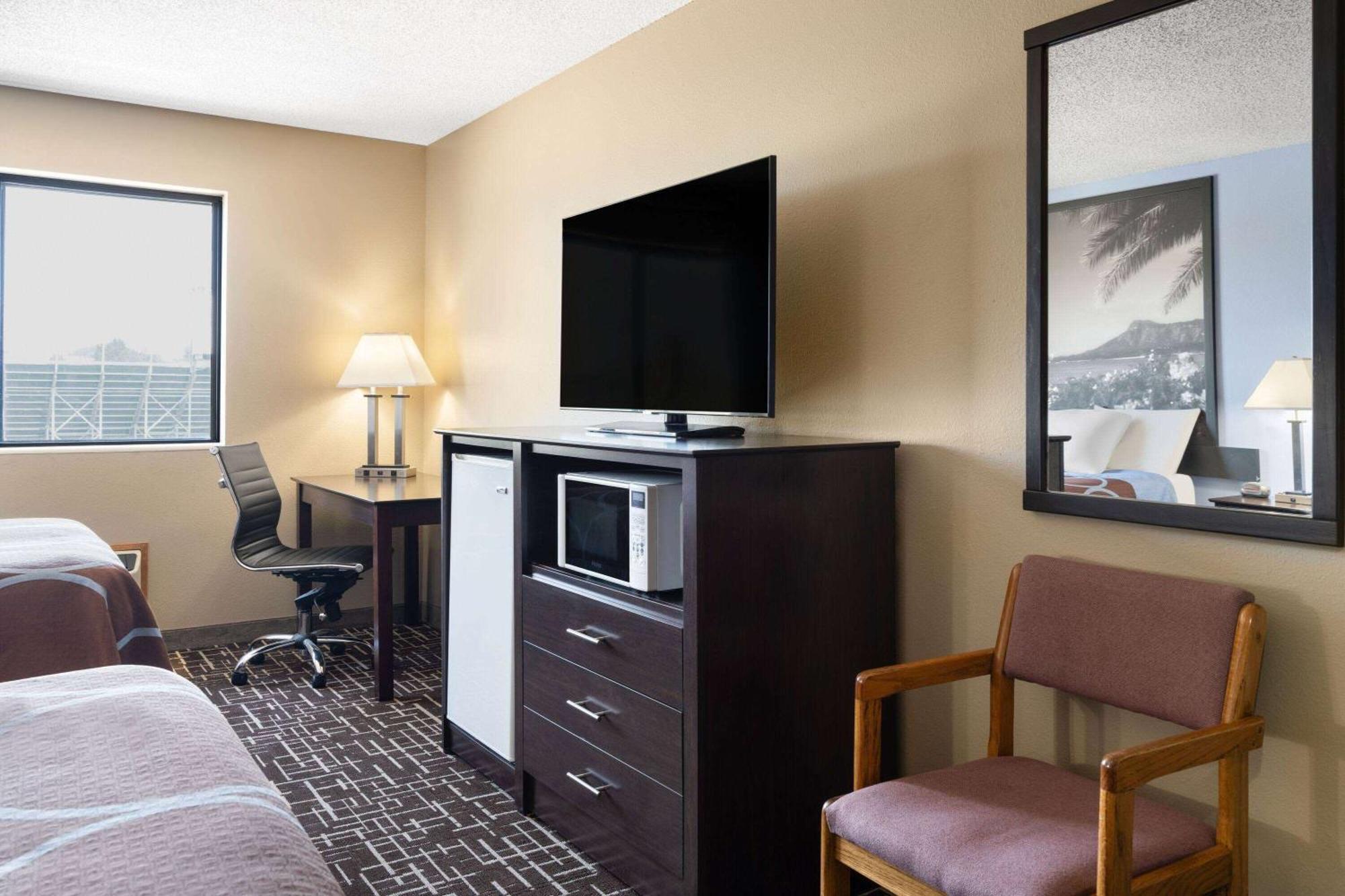 Super 8 By Wyndham Dyersville Zewnętrze zdjęcie