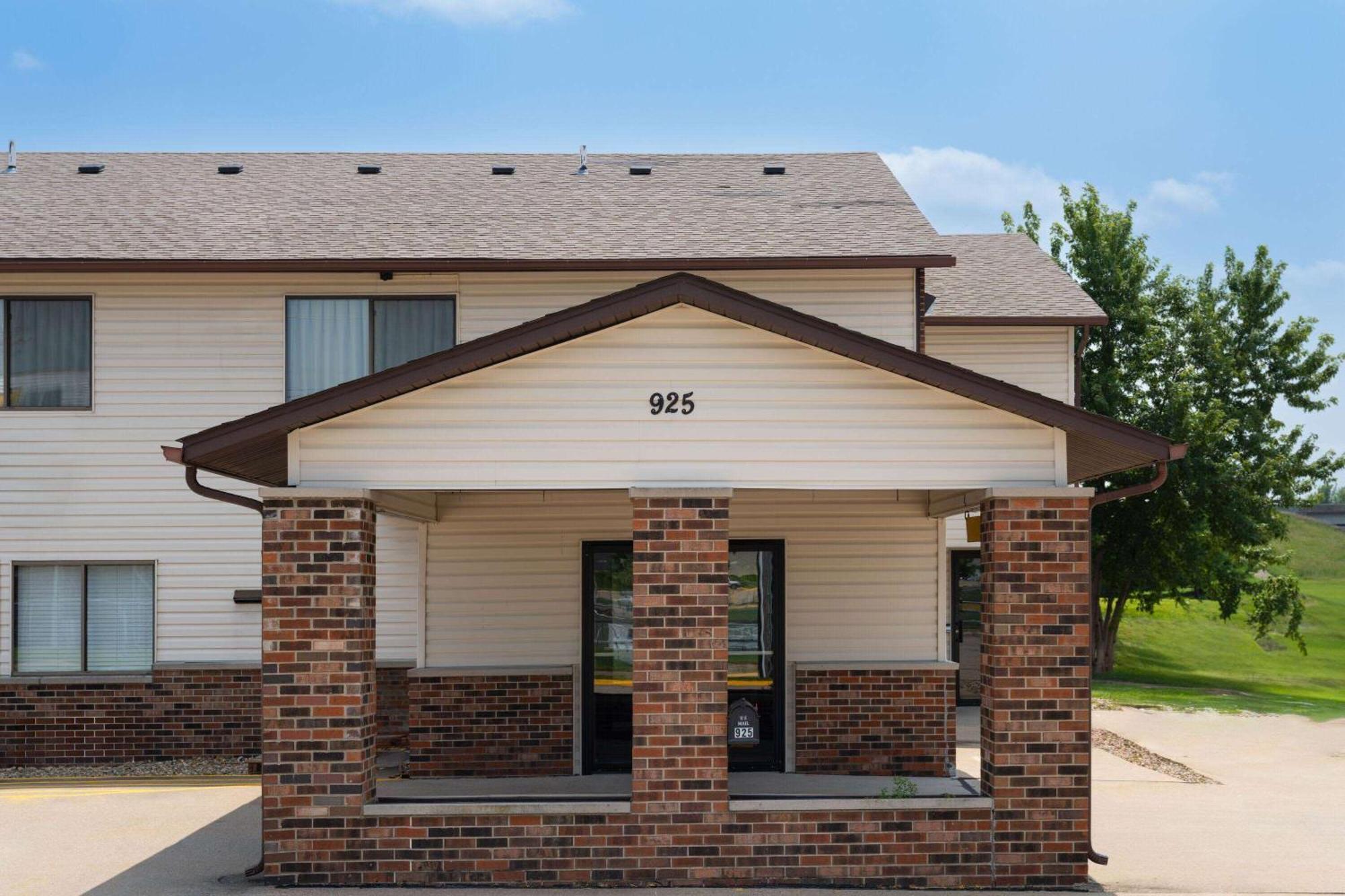 Super 8 By Wyndham Dyersville Zewnętrze zdjęcie