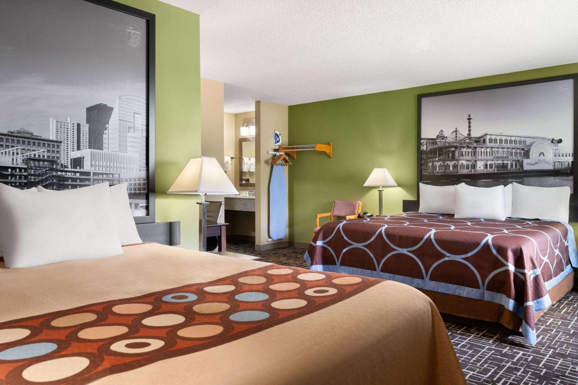 Super 8 By Wyndham Dyersville Zewnętrze zdjęcie