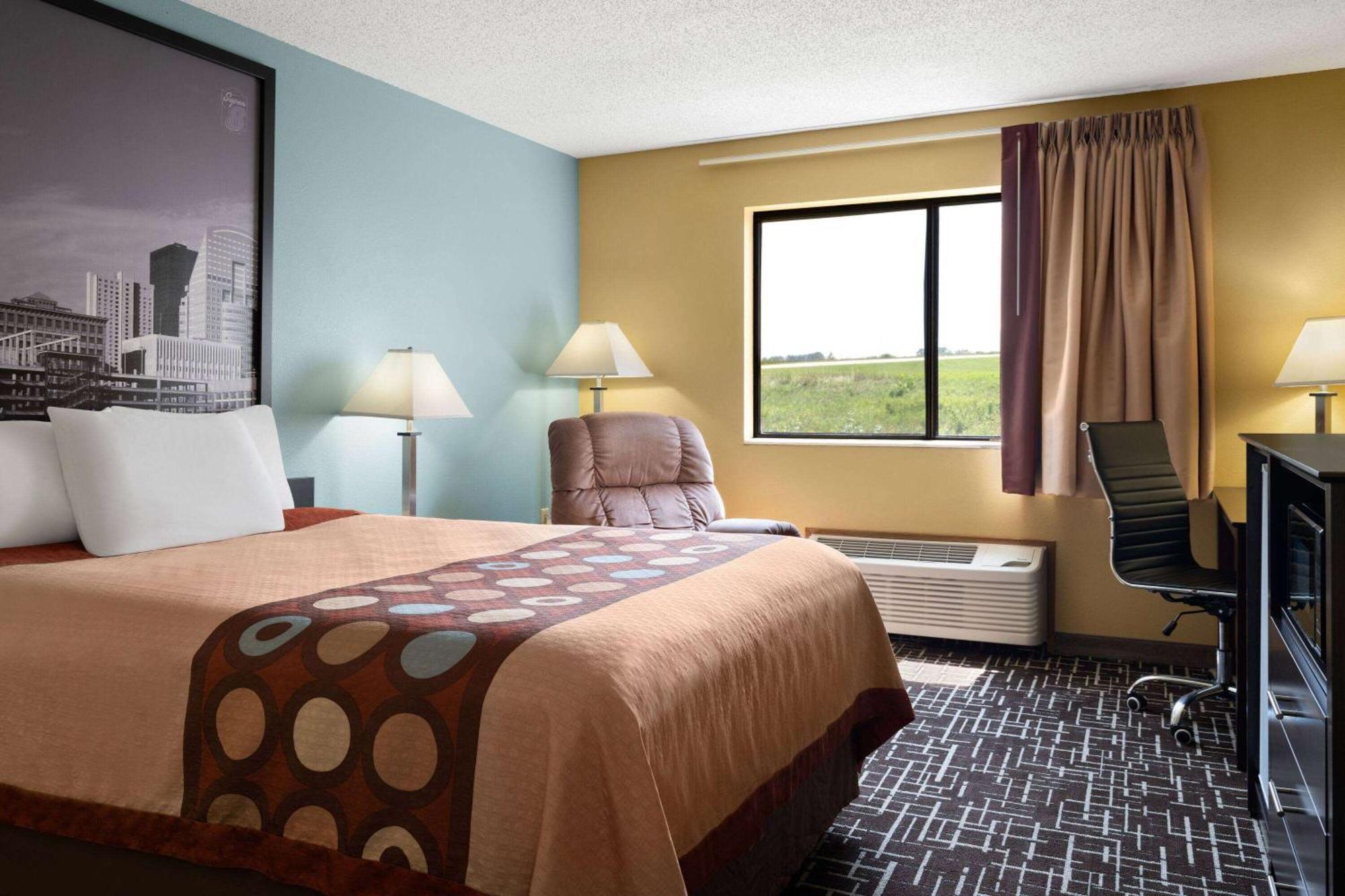 Super 8 By Wyndham Dyersville Zewnętrze zdjęcie